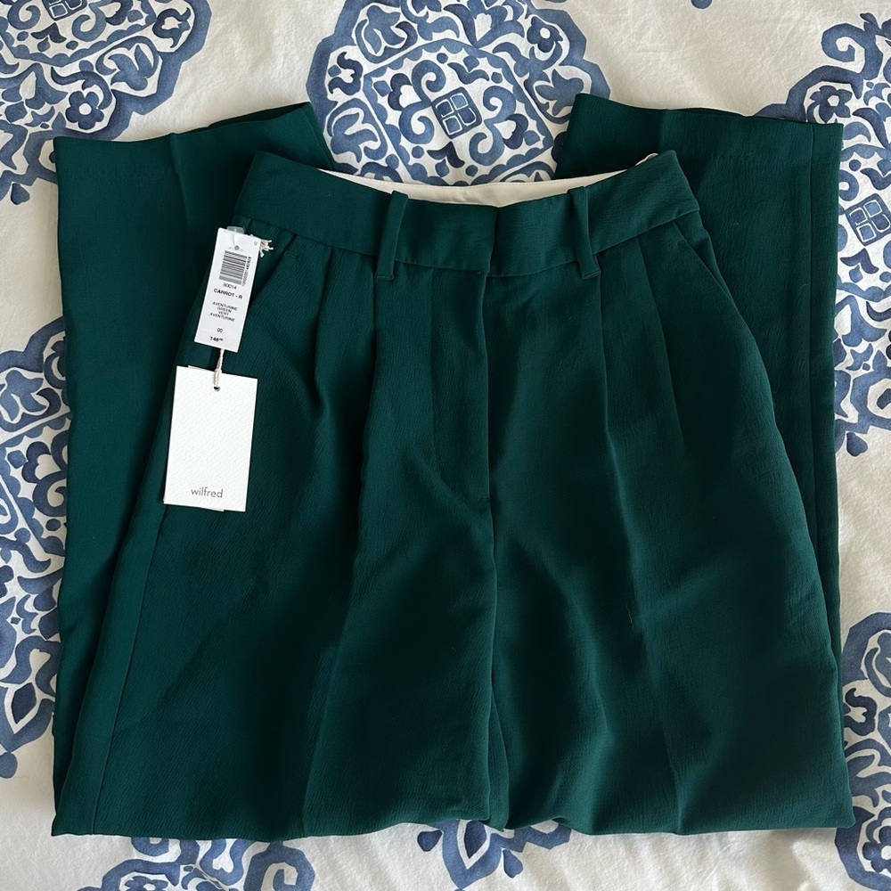 Aritzia Aventurine Green Wilfred Carrot Pant - New With Tags